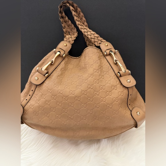 Gucci Handbags - EUC GUCCI GUCISSIMA LEATHER PELHAM
